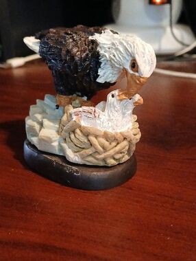 Eagle Family Resin Figurine - White and Brown